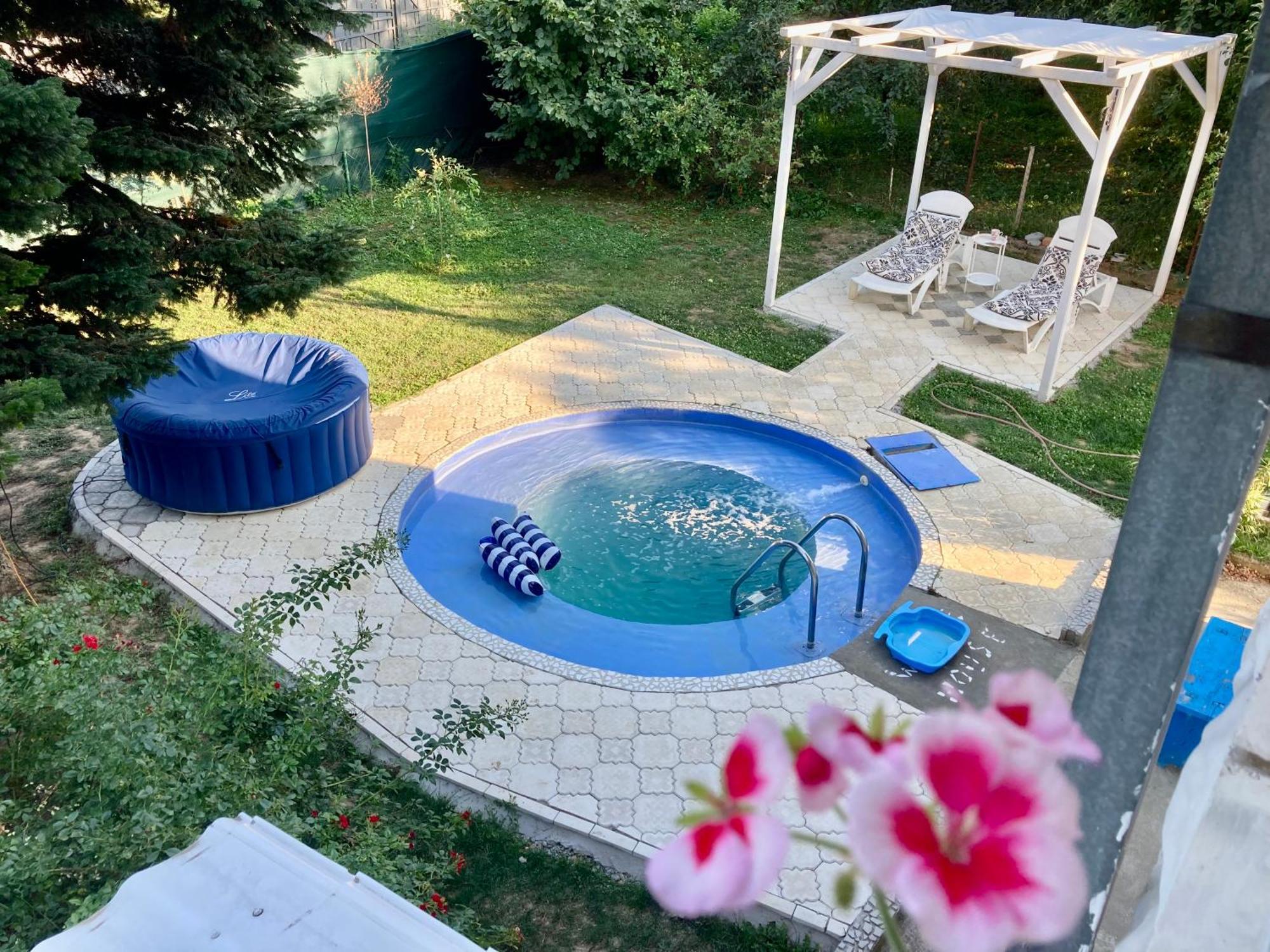 White House With Sauna And Jacuzzi Нови Сад Екстериор снимка